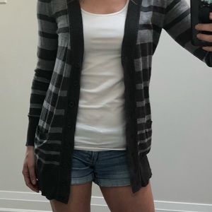 🛍 The Classic Cardi